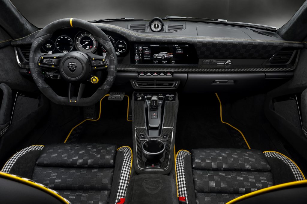 2021 TECHART GTstreet R 18