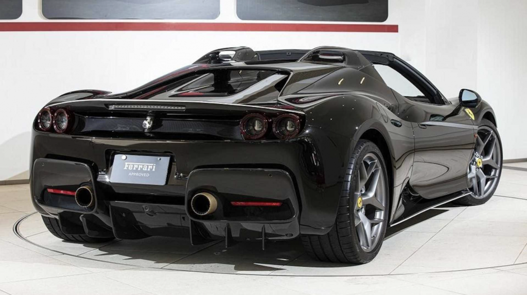 Une très rare Ferrari J50 en vente pour près de 3 millions d'euros ferrari j50 3