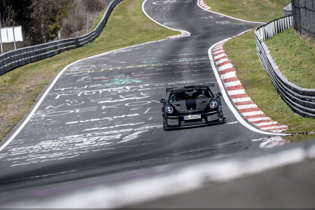 porsche gt2 rs nurburgring 2