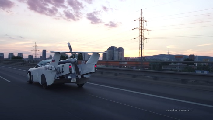 AirCar roule