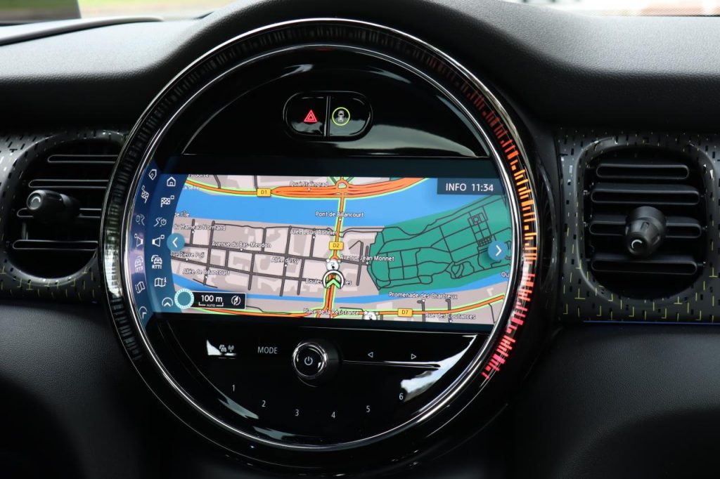 Fiat 500e vs Mini Cooper SE 5
