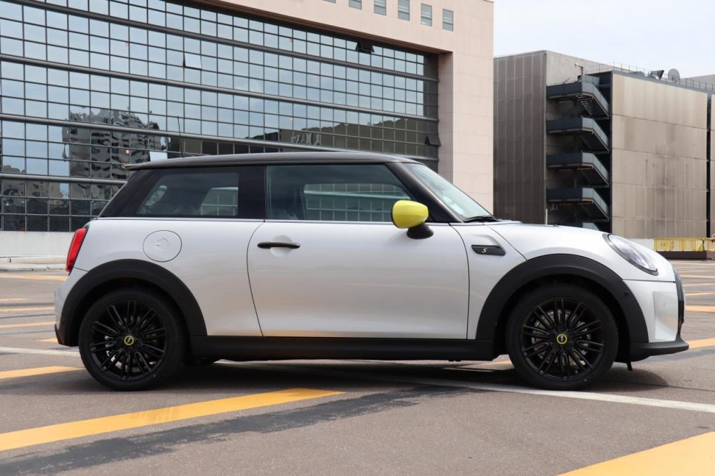 Fiat 500e vs Mini Cooper SE 7
