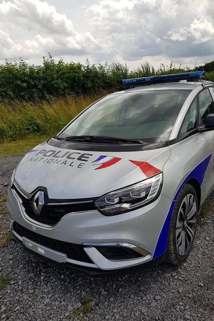 Voici les nouveaux Renault Grand Scénic pour la Police Nationale Durisotti Renault Grand Scenic Police Nationale 7