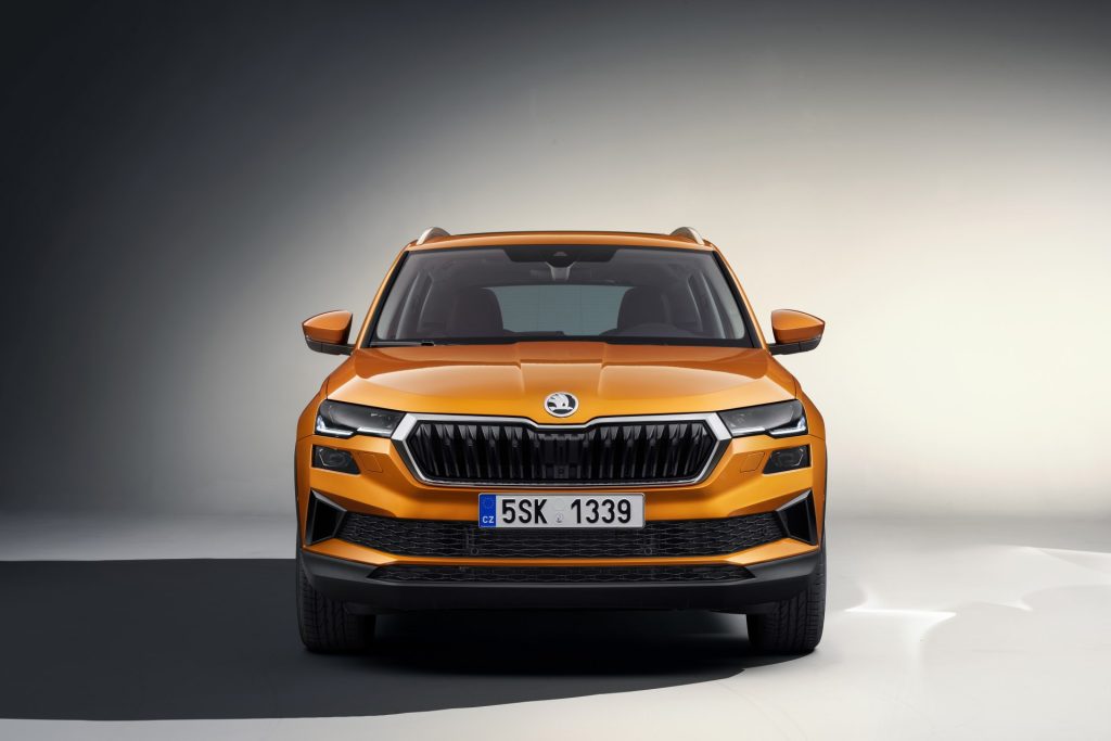 Le Skoda Karoq passe par la case restylage 05 karoq style front 1920x1281 1