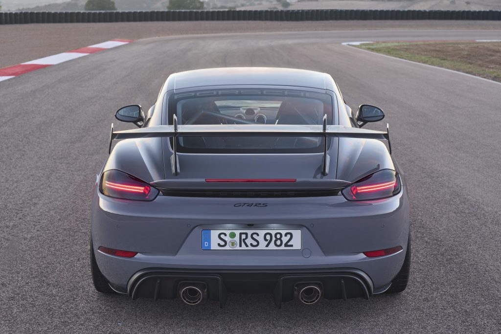Porsche 718 Cayman GT4 RS : la nouvelle pistarde enfin dévoilée Porsche Cayman GT4 RS 8