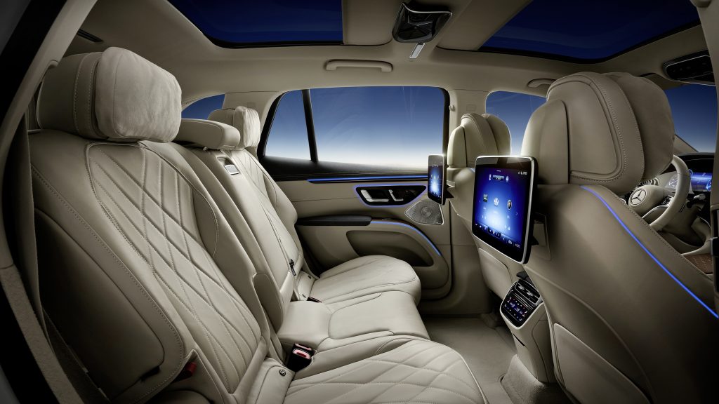 mercedes eqs suv 10