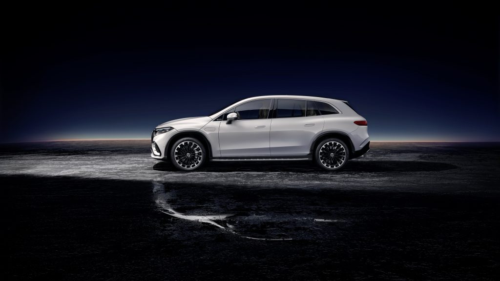mercedes eqs suv 4