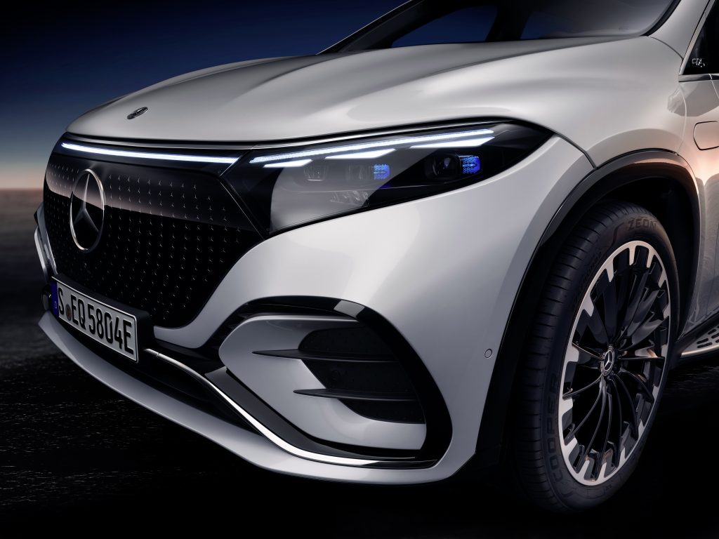 mercedes eqs suv 7