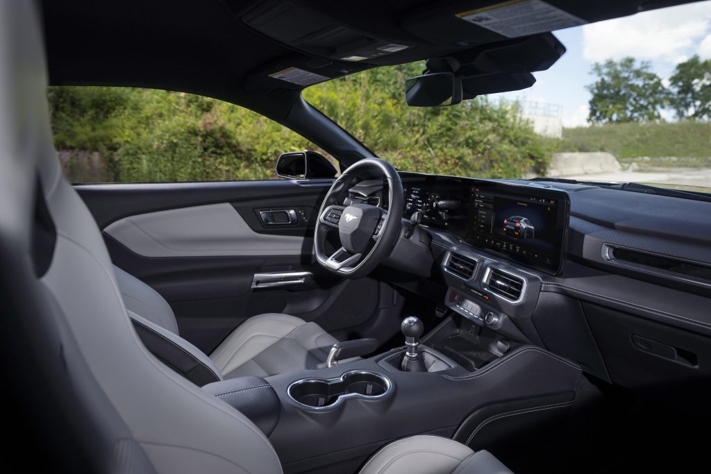 ford mustang 6