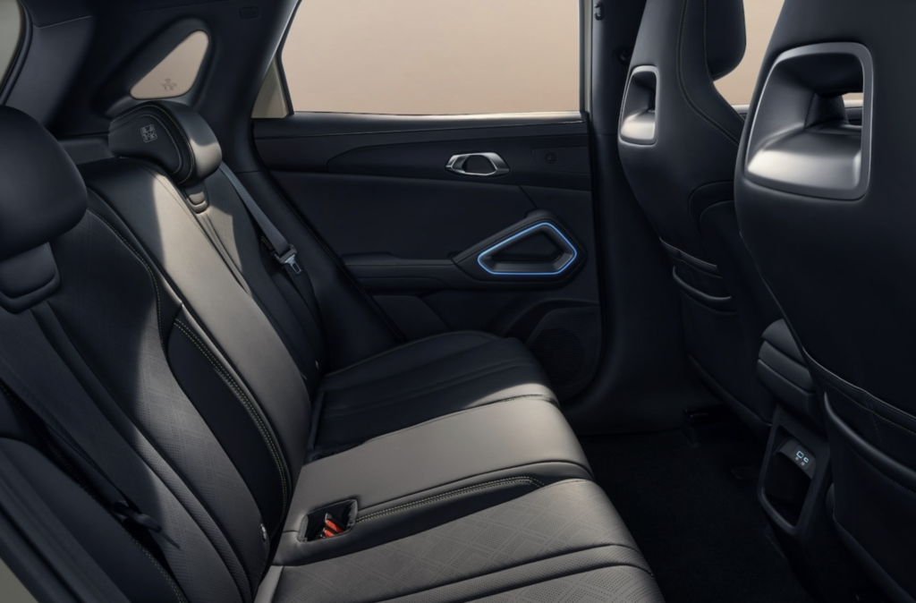 Autonomie, design... Voici le BYD Atto 2 (2025), un petit SUV électrique bientôt en Europe pour bousculer Peugeot et Kia BYD Atto 2 5