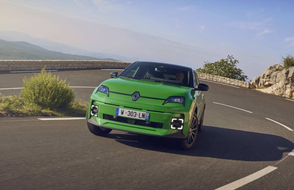 Renault 5 électrique voiture de l'année 2025