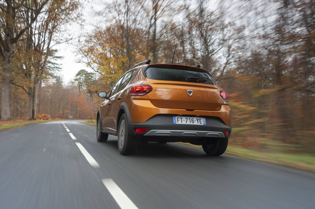 Bientôt l'arrivée de la Dacia Sandero électrique ? On en sait plus sur cette future version branchée à prix cassé Dacia Sandero électrique
