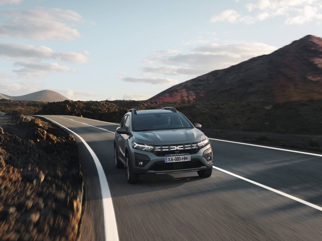 Bientôt l'arrivée de la Dacia Sandero électrique ? On en sait plus sur cette future version branchée à prix cassé dacia sandero électrique