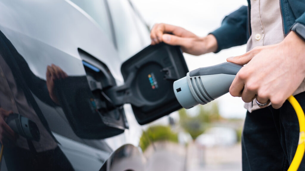 recharge voiture électrique travail