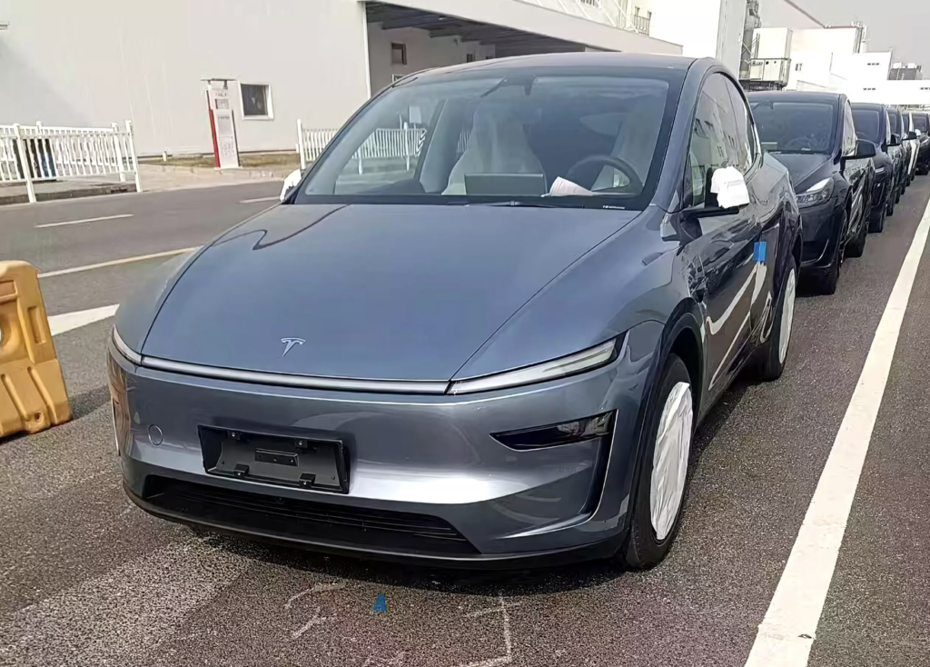 Les premiers Tesla Model Y Juniper prêts à être livrés : voici les images depuis la Gigafactory en Chine Tesla Model Y Juniper