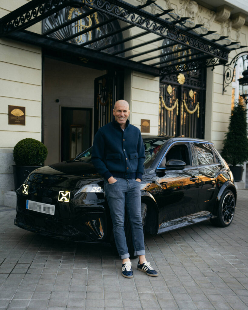 "Elle est assez incroyable" : Zinedine Zidane séduit par l’Alpine A290 Alpine A290 Zidane