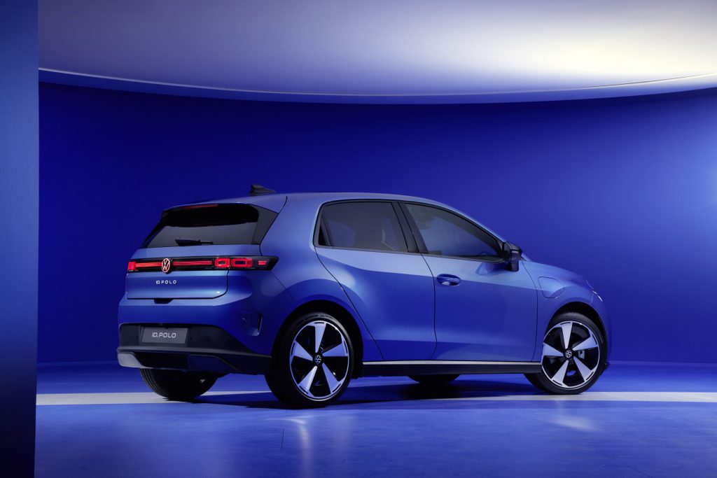 Plus de 450 km d'autonomie, moins de 25 000 €… Comment la nouvelle Volkswagen ID.Polo (2026) compte détrôner la Renault 5 électrique ? Volkswagen ID.Polo 2026