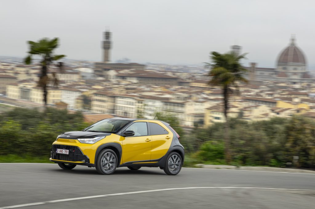 Essai Toyota Aygo X Hybride 2026 : plus puissante et ultra-sobre, la petite citadine qu'il faut absolument acheter ? Essai Toyota Aygo X Hybride 2026